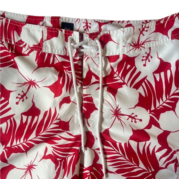 GAP Men’s Red White Hawaiian Swim Trunks Beach Shorts Drawstring Mesh Lined Lrg - Picture 2 of 13